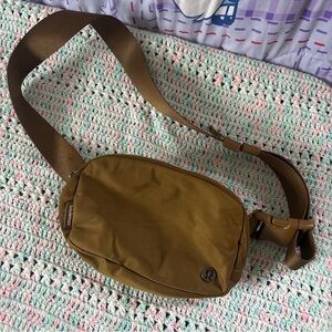 lululemon athletica brown everywhere belt bag with metal hardware